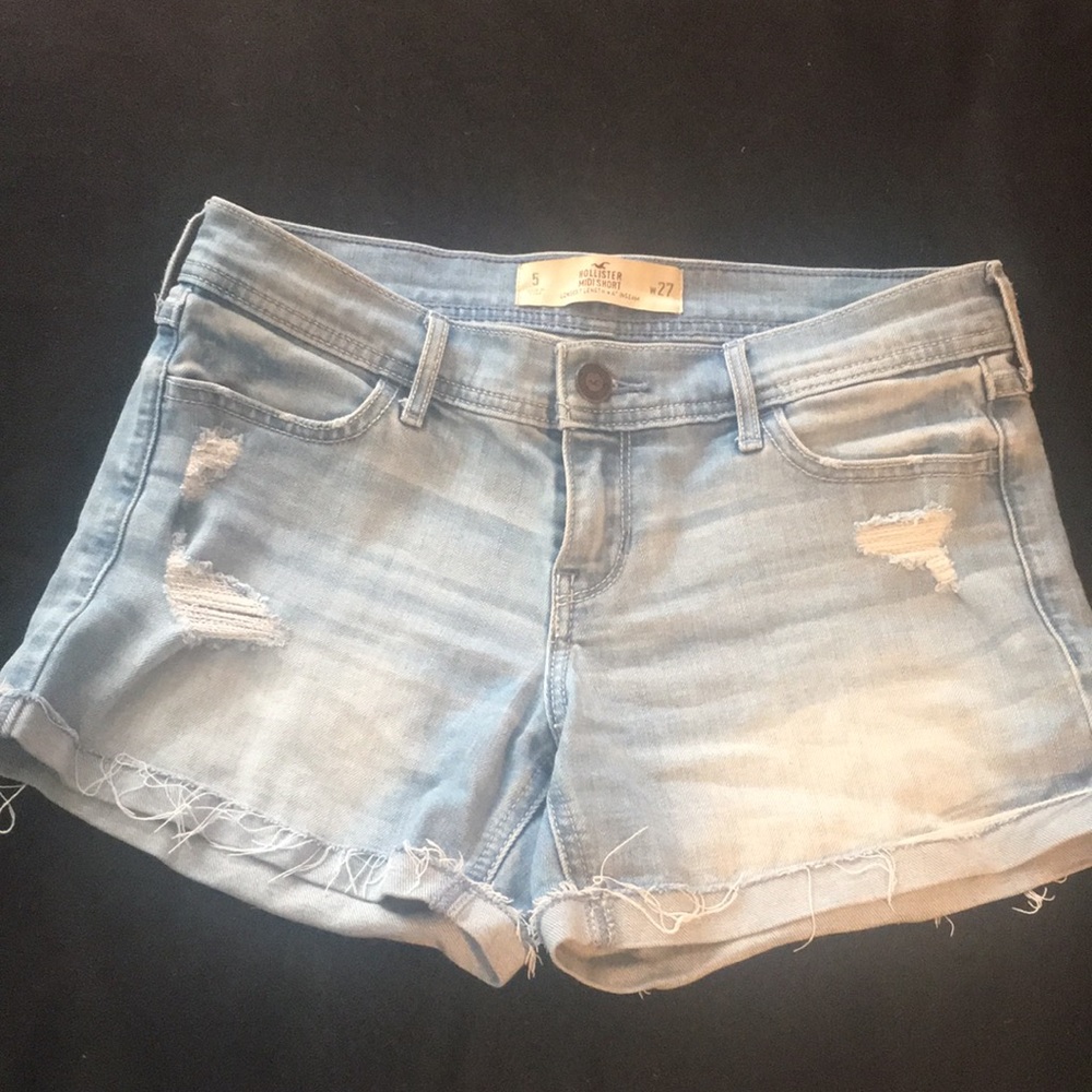 Light Wash Midi-Shorts